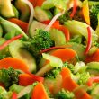 Warzywa to kluczowe składniki, z których przygotowuje się wegetariańskie leczo.